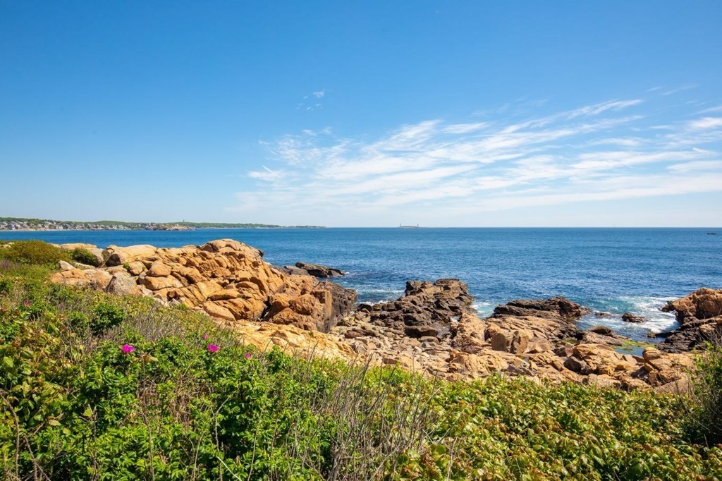 129 Atlantic Road Gloucester, MA 01930 - Photo 4 of 36