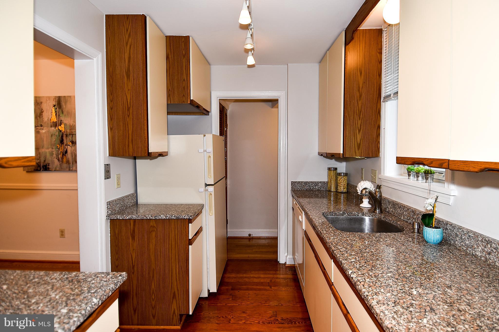 21 Hamilton Avenue Silver Spring, MD 20901 - Photo 11 of 30 Kitchen