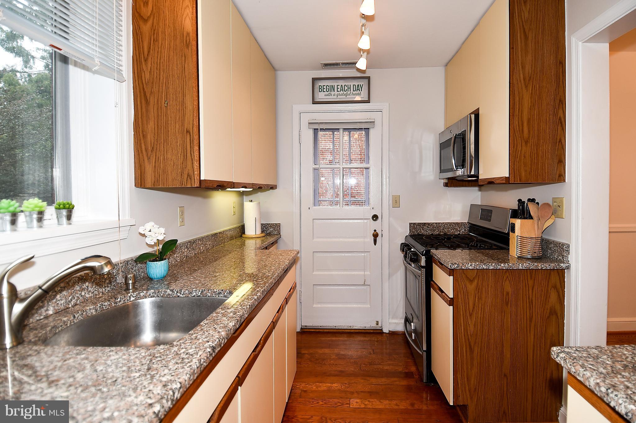21 Hamilton Avenue Silver Spring, MD 20901 - Photo 9 of 30 Kitchen