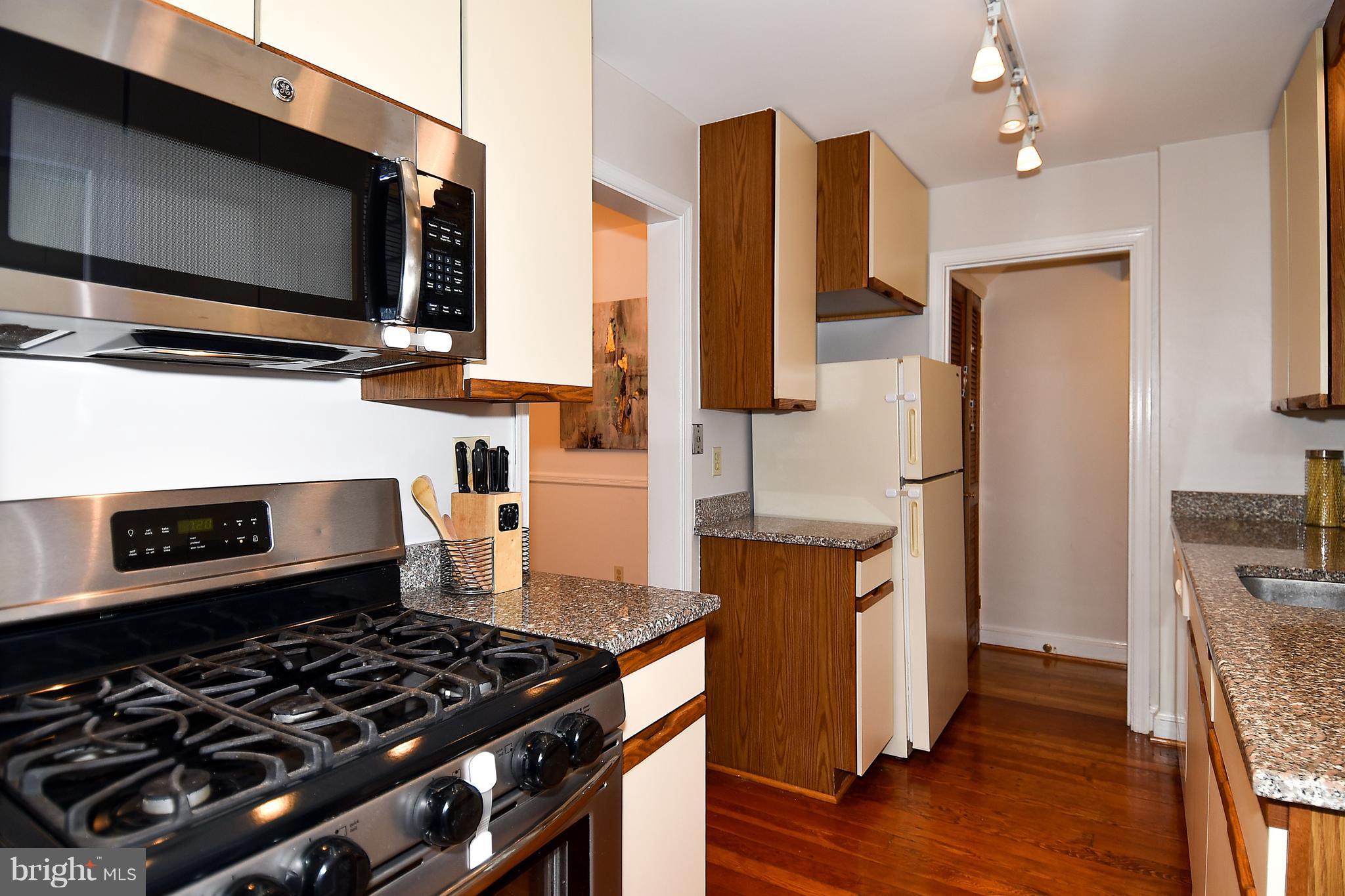 21 Hamilton Avenue Silver Spring, MD 20901 - Photo 10 of 30 Kitchen