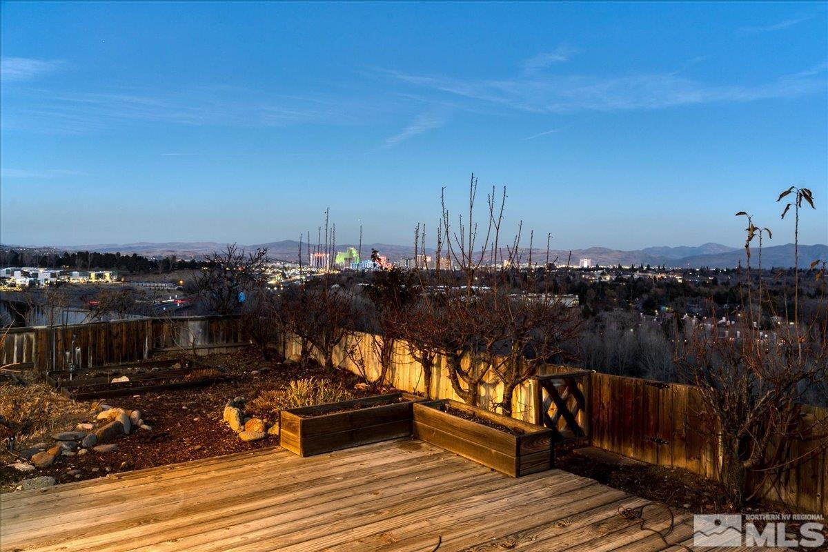 908 Edgecliff Drive Reno, NV 89523 - Photo 4 of 40 Photo 4