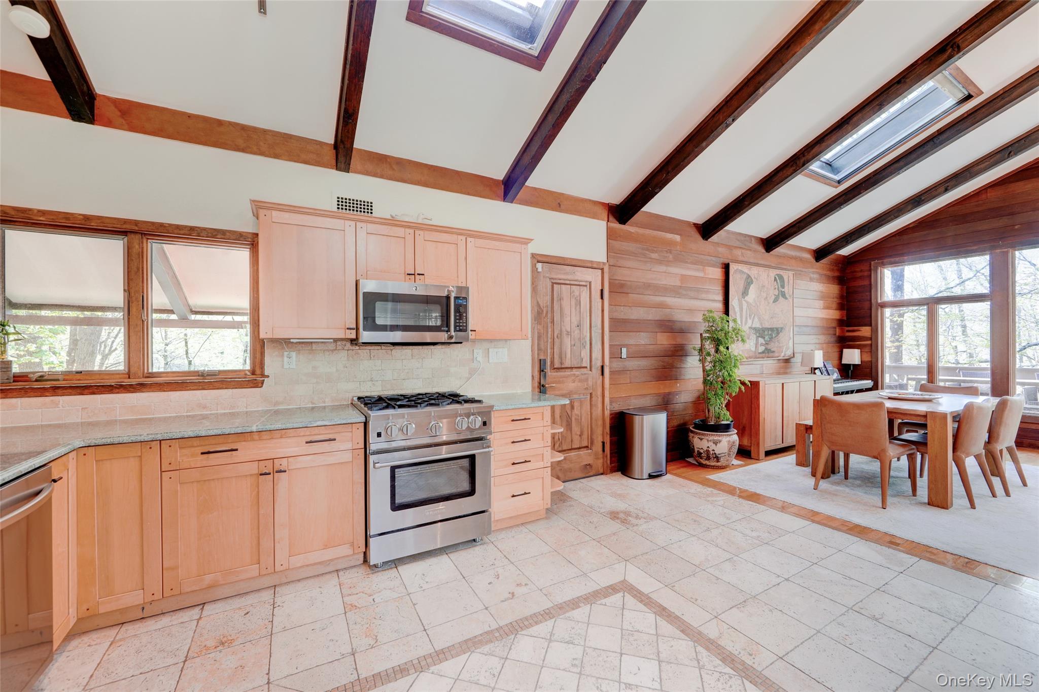 380 Long Ridge Road Pound Ridge, NY 10576 - Photo 9 of 44