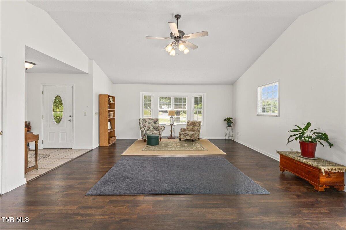 292 Leesburg Road Telford, TN 37690 - Photo 6 of 39 Living/Dining