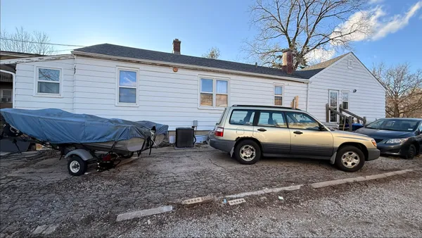 $249,000 | 1811 Ogden Avenue, Lisle, IL 60532