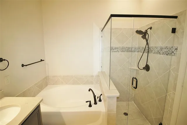 $2,700 | 1532 Reagan Avenue, Waxahachie, TX 75165