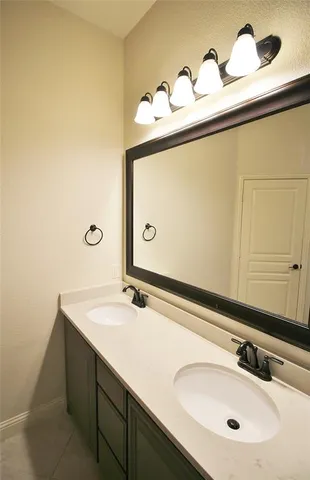 $2,700 | 1532 Reagan Avenue, Waxahachie, TX 75165