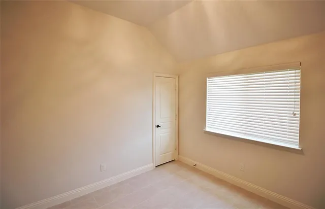 $2,700 | 1532 Reagan Avenue, Waxahachie, TX 75165