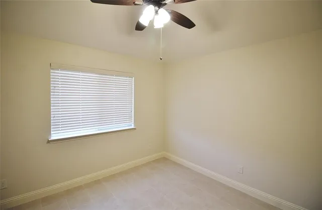 $2,700 | 1532 Reagan Avenue, Waxahachie, TX 75165