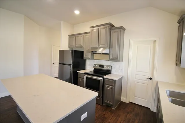 $2,700 | 1532 Reagan Avenue, Waxahachie, TX 75165