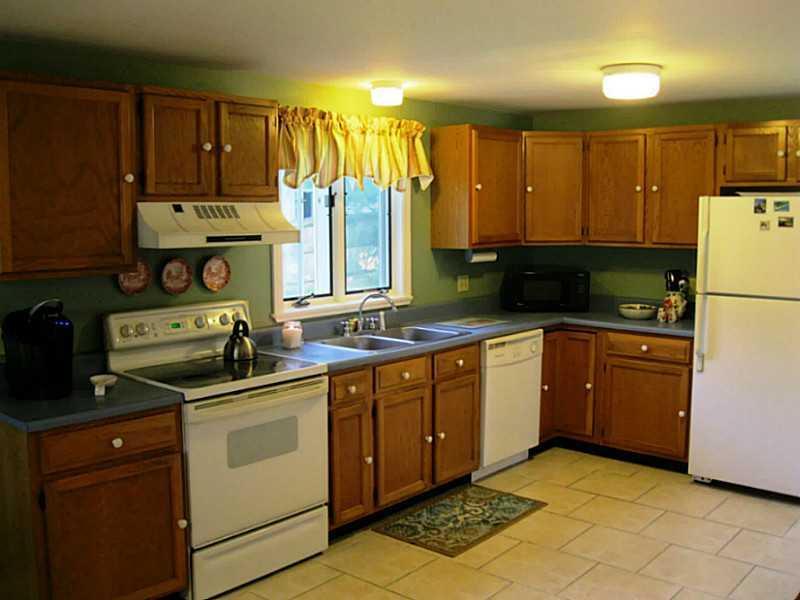 61 Stuart Street Portland, ME 04103 - Photo 8 of 33 Kitchen. Bright & spacious kitchen