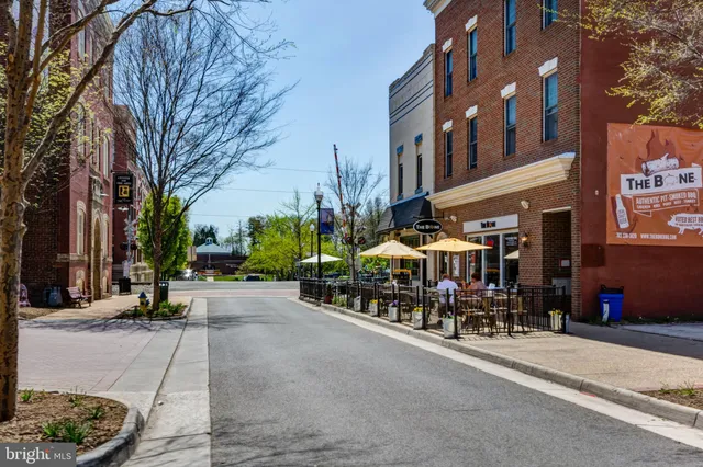 $509,990 | 202 Park Central Terrace, Manassas Park, VA 20111