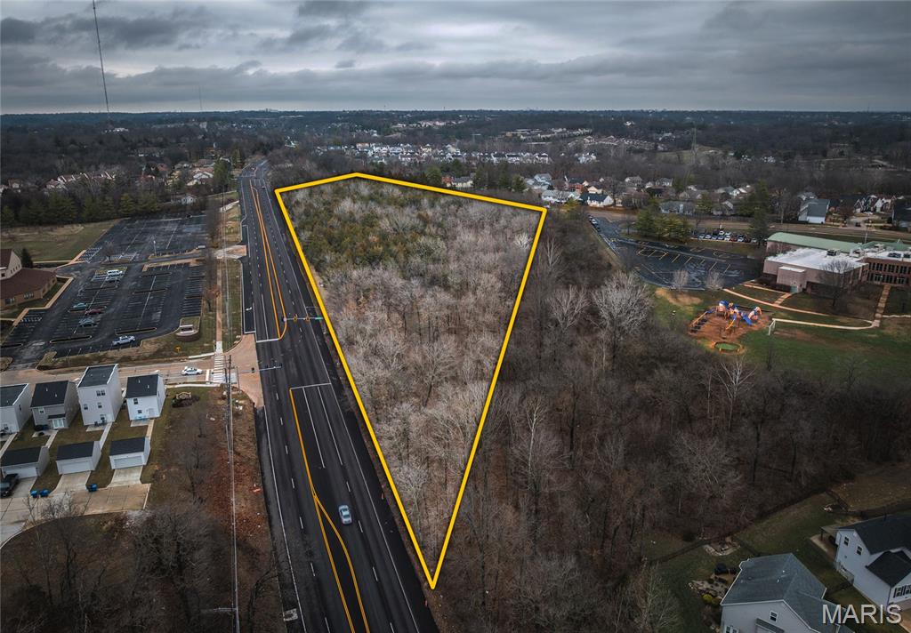 6315 Hagemann Road St. Louis, MO 63128 - Photo 3 of 10