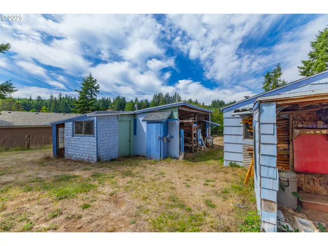 a view of a outdoor space