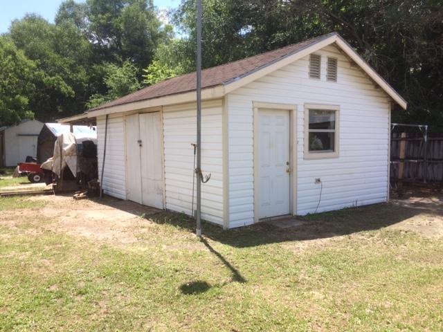 Detached Garage