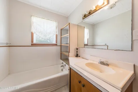 $320,000 | 3129 Highway 338, Abbeville, LA 70510