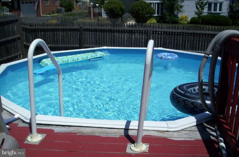 2602 Kings Ridge Road Parkville, MD 21234 - Photo 7 of 9 Swimming Pool