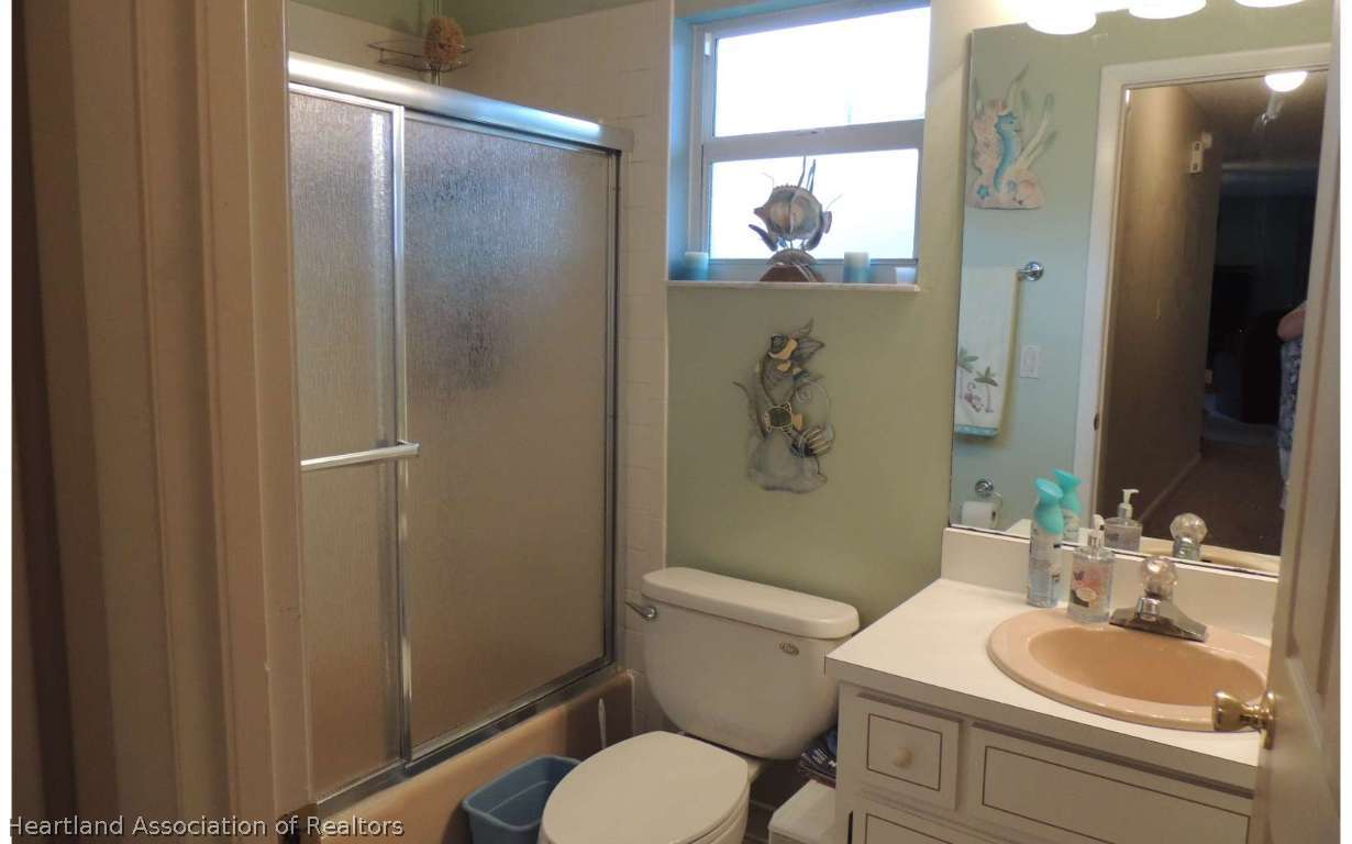 118 Spring Garden Road Sebring, FL 33870 - Photo 13 of 19 Guest Bath