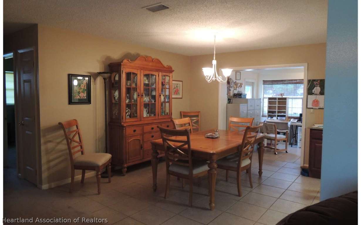 118 Spring Garden Road Sebring, FL 33870 - Photo 5 of 19 Dining Room