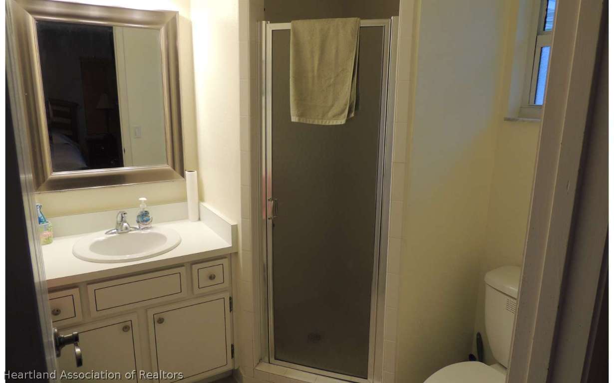 118 Spring Garden Road Sebring, FL 33870 - Photo 10 of 19 Master Bath