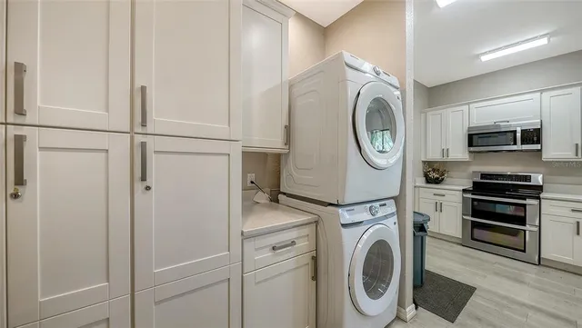 a view of a tennis court