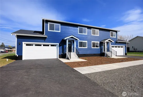 $410,000 | 1116 Sumas Avenue, Unit 1, Sumas, WA 98295