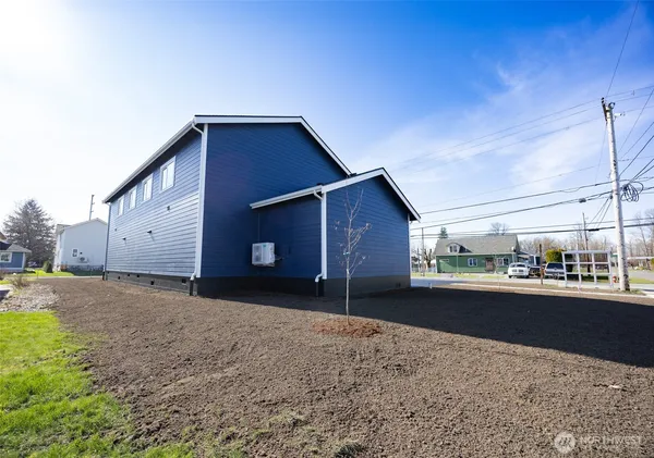 $425,000 | 1116 Sumas Avenue, Unit 1, Sumas, WA 98295