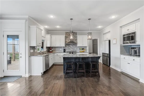 $579,000 | 10015 North Richmond Avenue, Kansas City, MO 64157