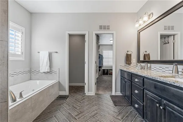 $579,000 | 10015 North Richmond Avenue, Kansas City, MO 64157