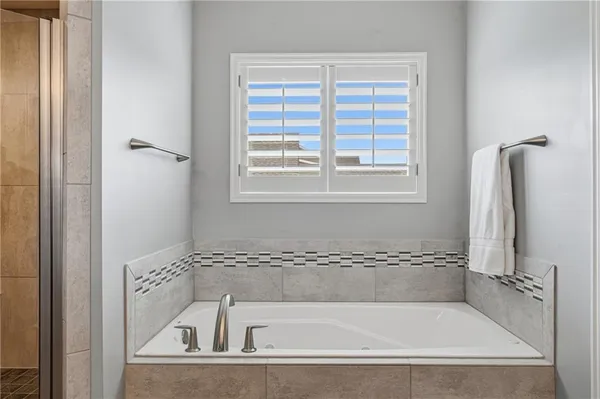 $579,000 | 10015 North Richmond Avenue, Kansas City, MO 64157