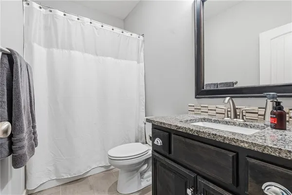 $579,000 | 10015 North Richmond Avenue, Kansas City, MO 64157