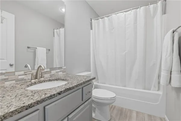 $579,000 | 10015 North Richmond Avenue, Kansas City, MO 64157