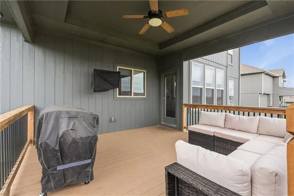 $579,000 | 10015 North Richmond Avenue, Kansas City, MO 64157