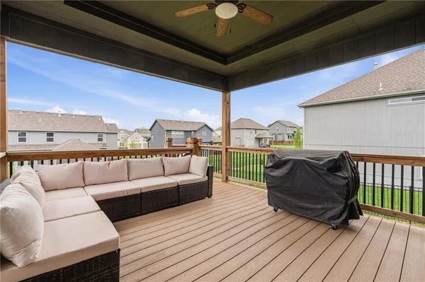 $579,000 | 10015 North Richmond Avenue, Kansas City, MO 64157