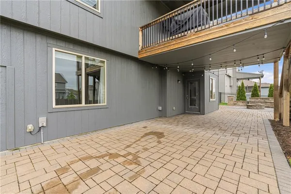 $579,000 | 10015 North Richmond Avenue, Kansas City, MO 64157