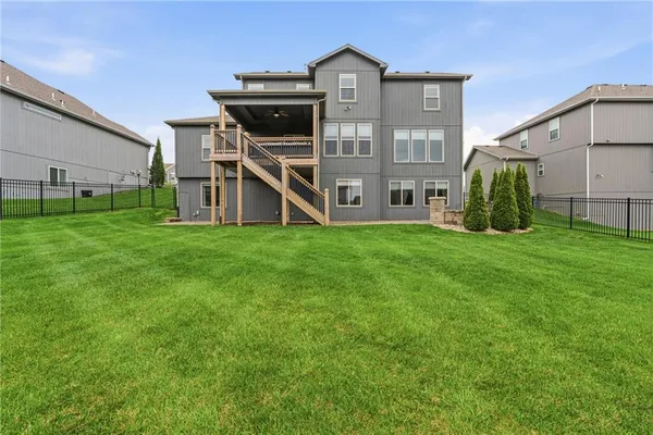 $579,000 | 10015 North Richmond Avenue, Kansas City, MO 64157