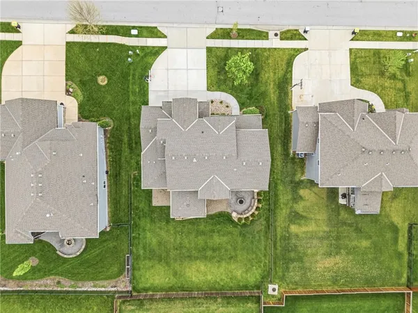 $579,000 | 10015 North Richmond Avenue, Kansas City, MO 64157