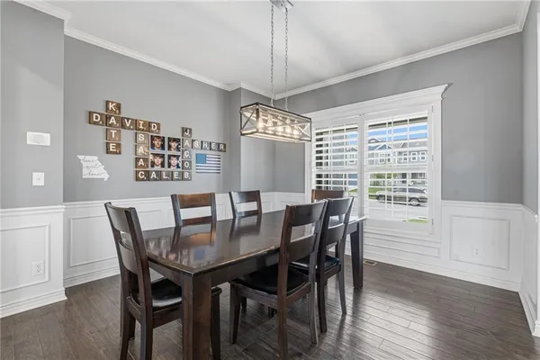 $579,000 | 10015 North Richmond Avenue, Kansas City, MO 64157