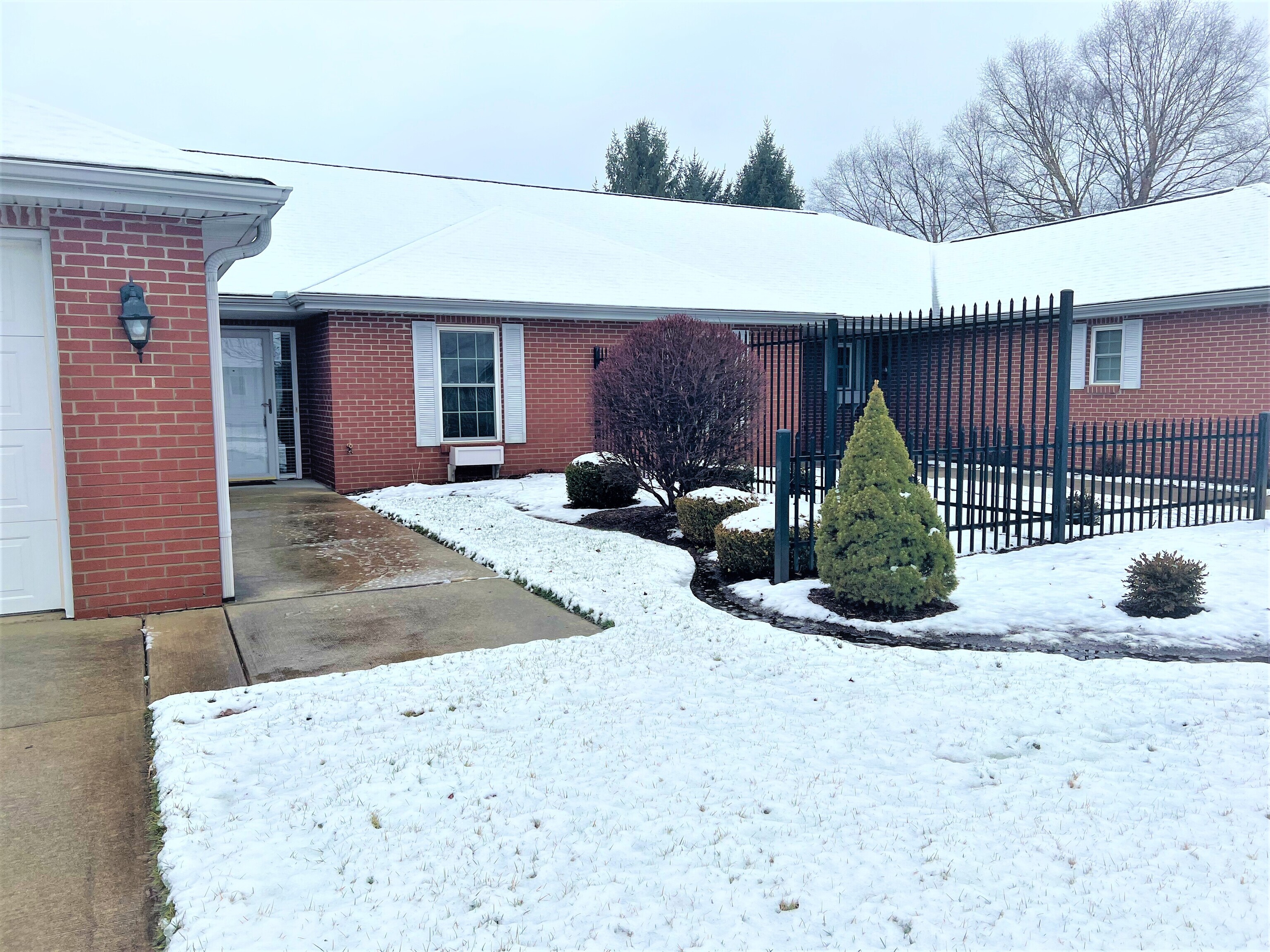 6022 Stratton Court Columbus, IN 47203 - Photo 3 of 19 Gallery Image 3