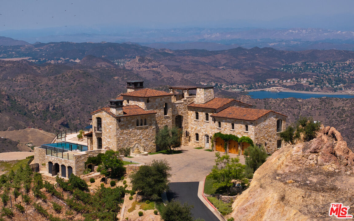 340 Kanan Dume Road Malibu, CA 90265 - Photo 25 of 57 an aerial view of multiple house