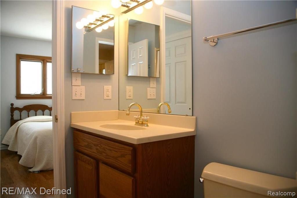 646 Lockport Road Rochester Hills, MI 48307 - Photo 14 of 23