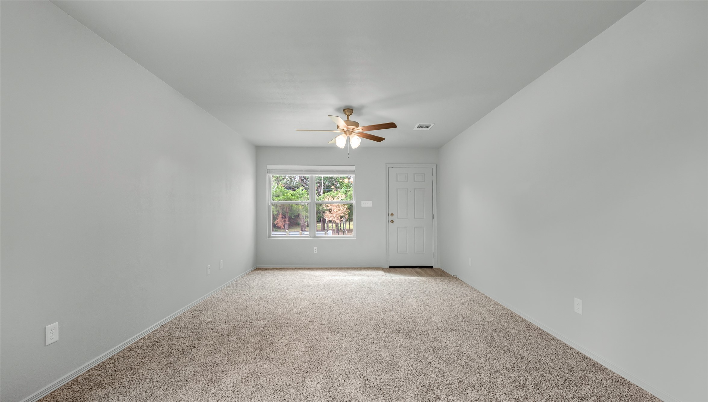 1643 Lucky Street Bryan, TX 77803 - Photo 4 of 14 **Photos are sample photos of similar plan. Colors and features might vary**