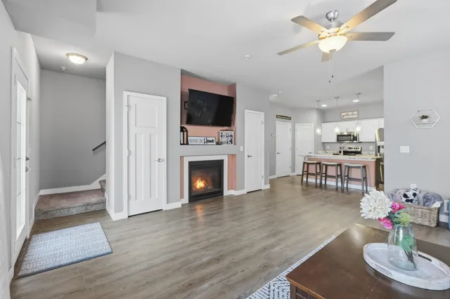 $329,900 | 1969 North Windsor Avenue, Cottage Grove, WI 53527