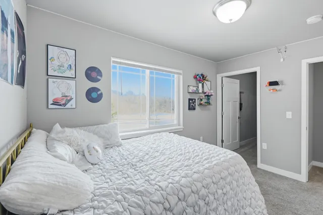 $329,900 | 1969 North Windsor Avenue, Cottage Grove, WI 53527