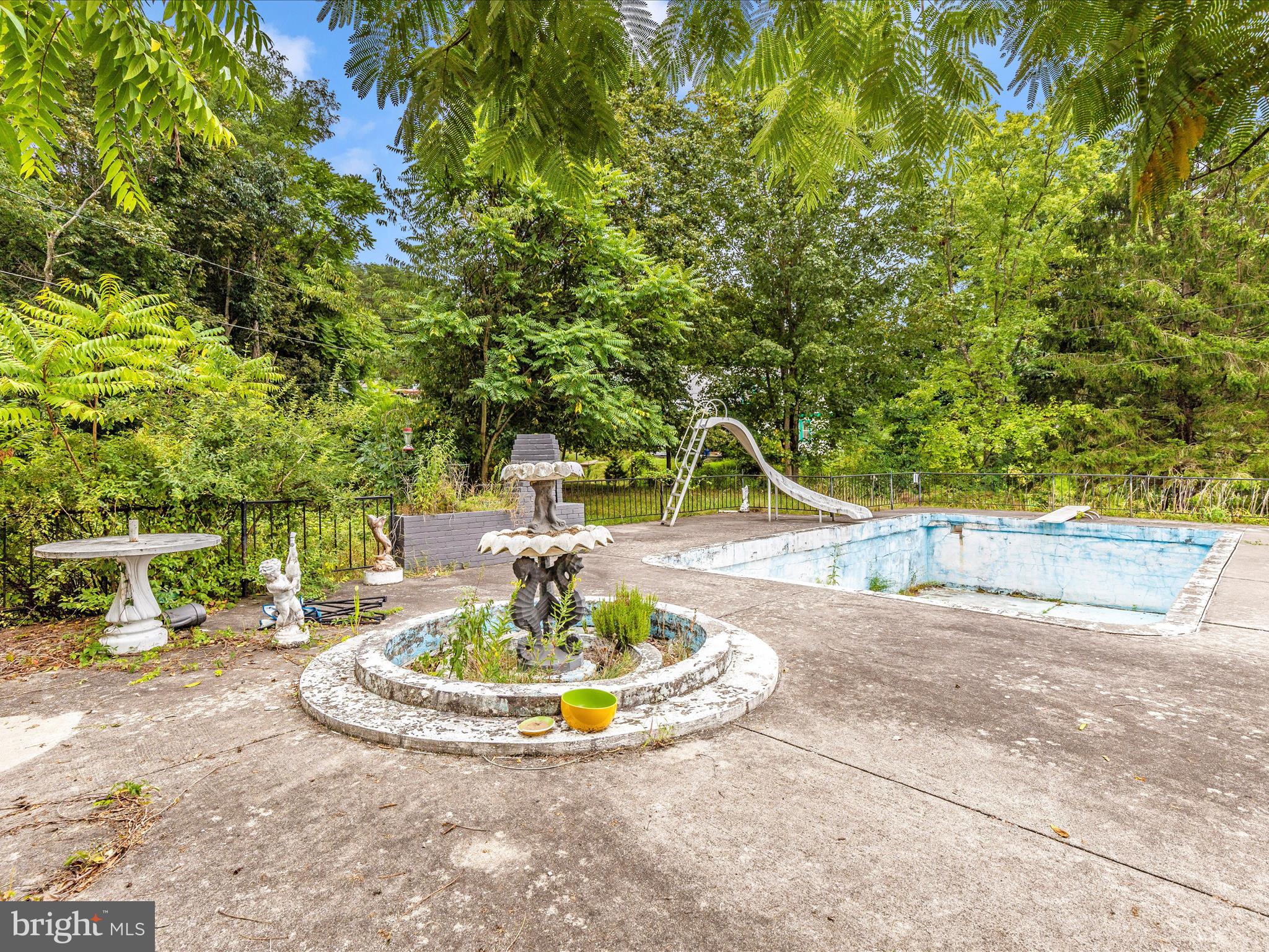 6 Myers Trail Berkeley Springs, WV 25411 - Photo 38 of 39 a view of a fountain with big tree