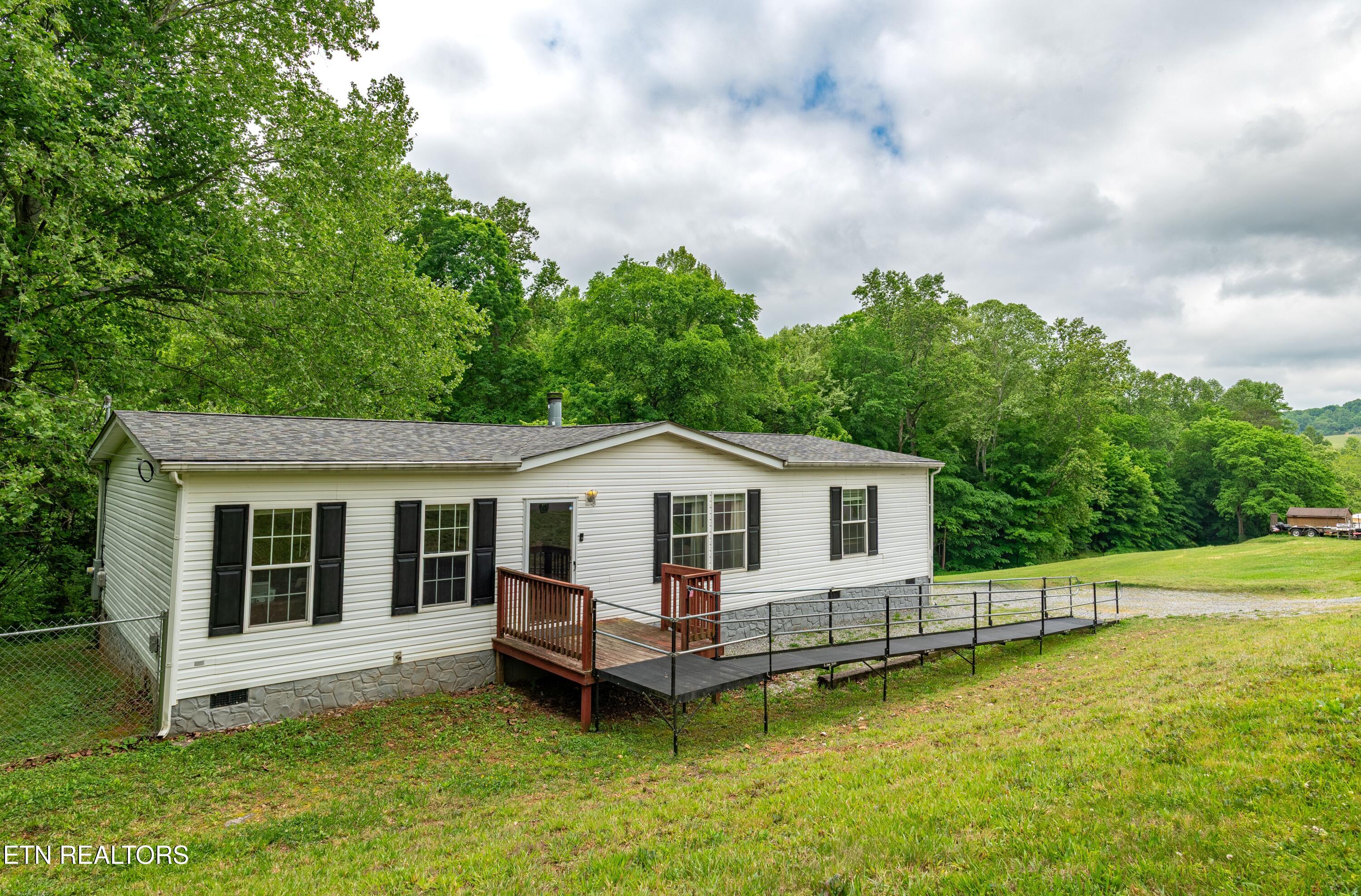 186 Blacks Ferry Road Knoxville, TN 37931 - Photo 2 of 30 186_Blacksferry-25