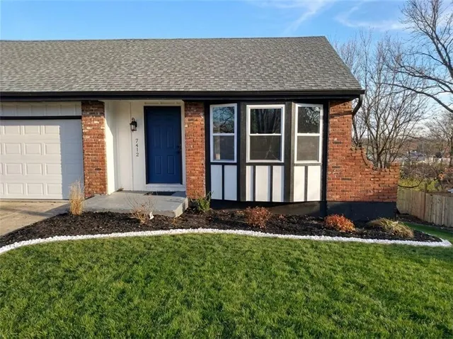 $450,000 | 7412 North Strathbury Avenue, Kansas City, MO 64151