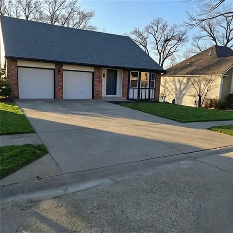 $450,000 | 7412 North Strathbury Avenue, Kansas City, MO 64151