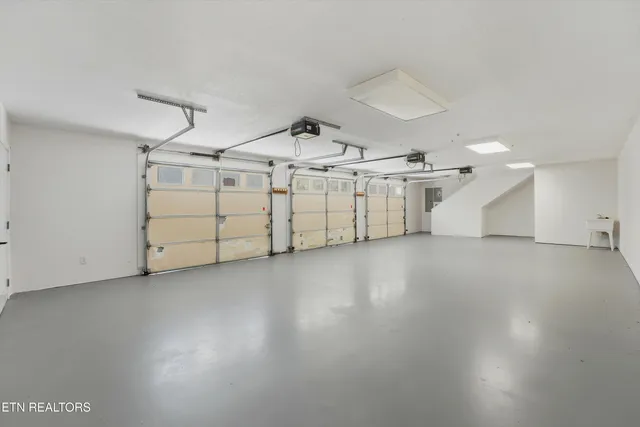 $1,049,000 | 7112 Warren Lane, Corryton, TN 37721