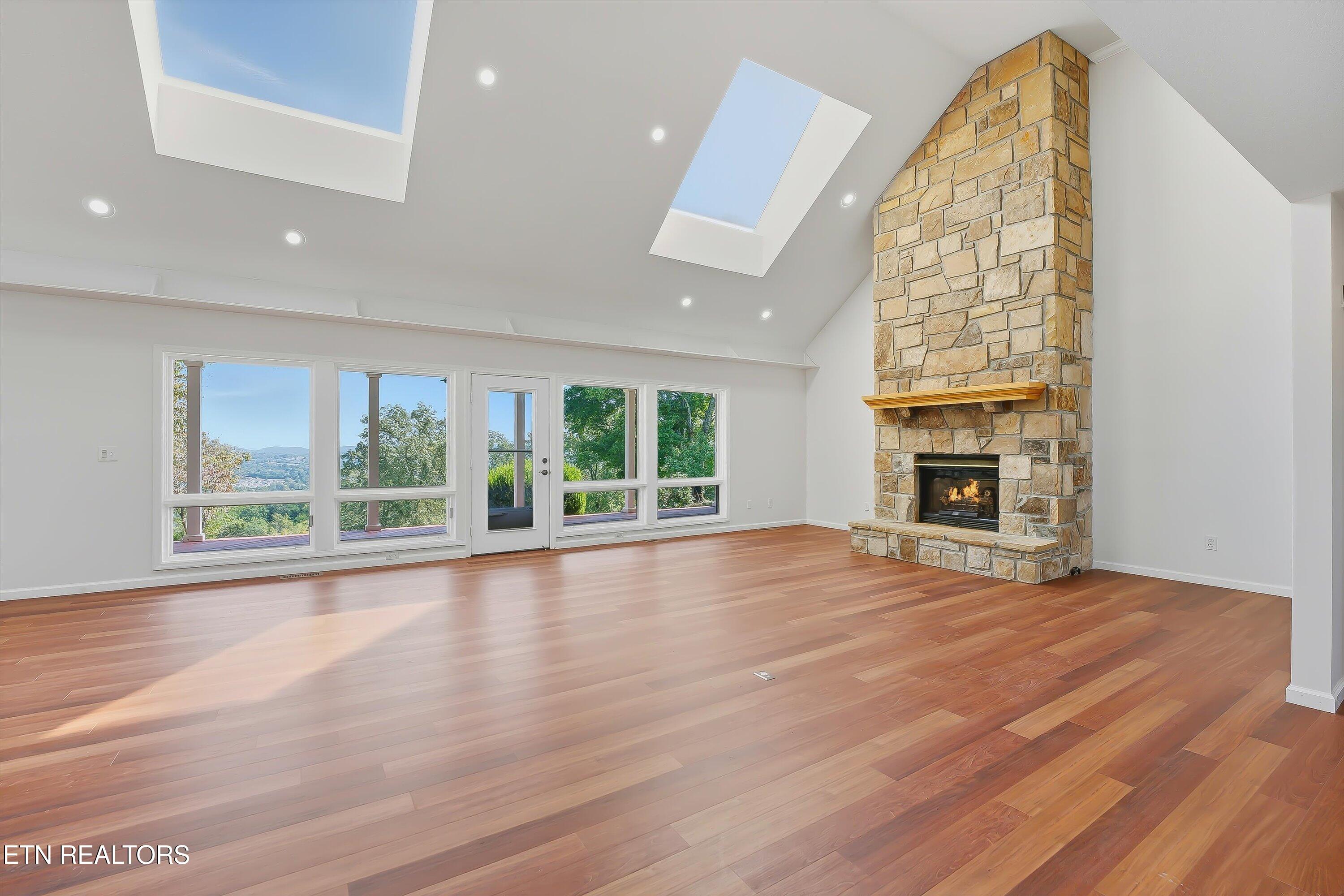 7112 Warren Lane Corryton, TN 37721 - Photo 10 of 60 10-7112 Warren Ln-9