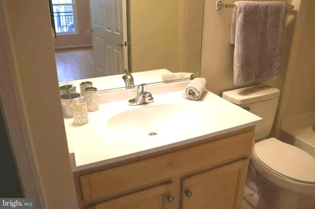 $309,000 | 3820 Lightfoot Street, Unit 316, Chantilly, VA 20151